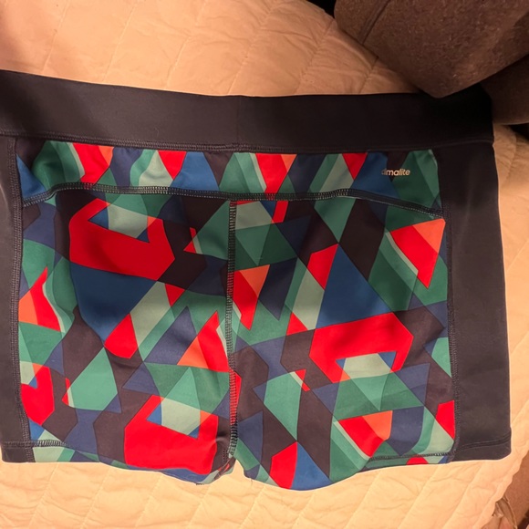 Adidas women’s yoga/biking shorts tech fit multi color 8” rise 15”waist - Picture 2 of 7